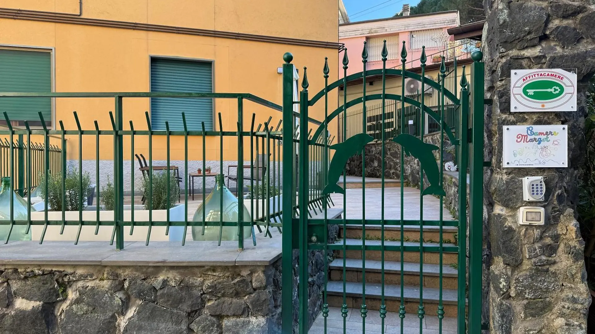 Camere Margot Monterosso al Mare 0*,